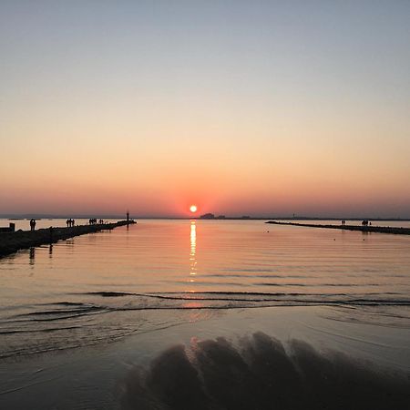 Roses Confort Beach Ev Milleni Exterior photo
