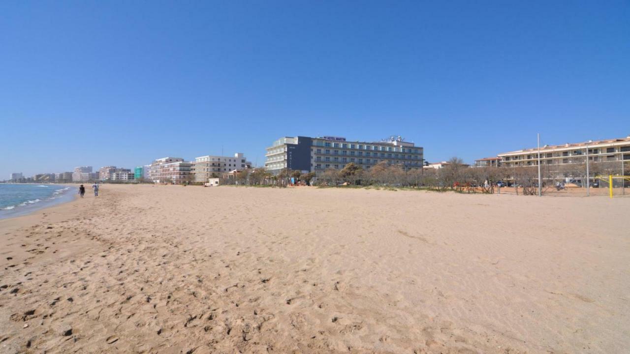 Roses Confort Beach Ev Milleni Exterior photo